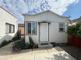 1435 1/2 Ximeno Ave, Long Beach, CA 90804