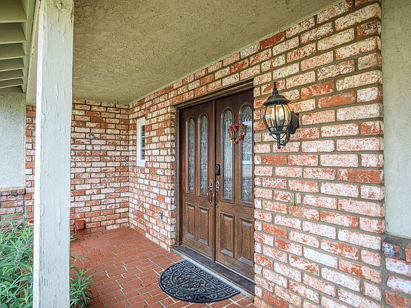 5th image of 576 E Calle Portilla