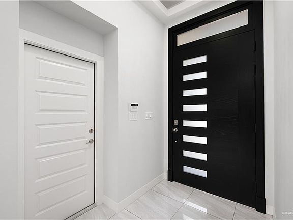 2nd image of 1205 Grandeur Dr