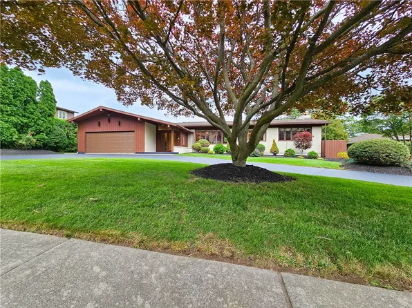 40 Marco Ln, Rochester, NY 14622