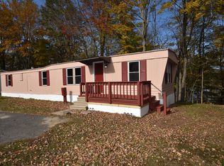 6 Ash Ln, Pittsfield, MA 01201