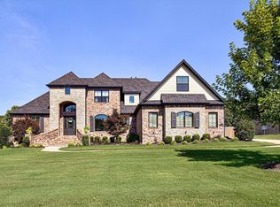 3016 N Chapel View Dr, Fayetteville, AR 72703