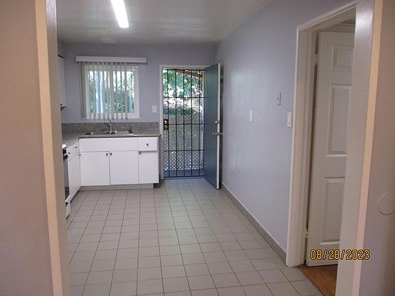 2nd image of 2034 E Chevy Chase Dr #D