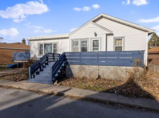 715 Hollywood Ct, Whiting, IN 46394