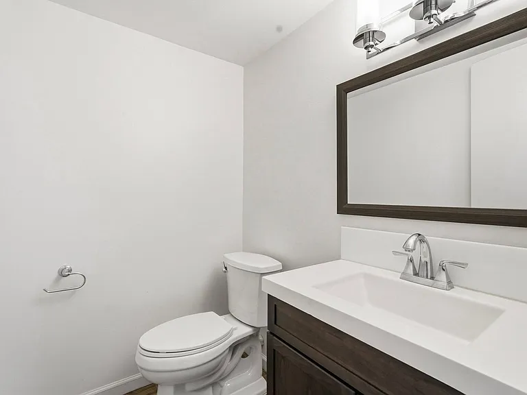 450 N Post Oak Ln — Photo 16