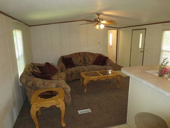 4th image of 55 Forest Cir