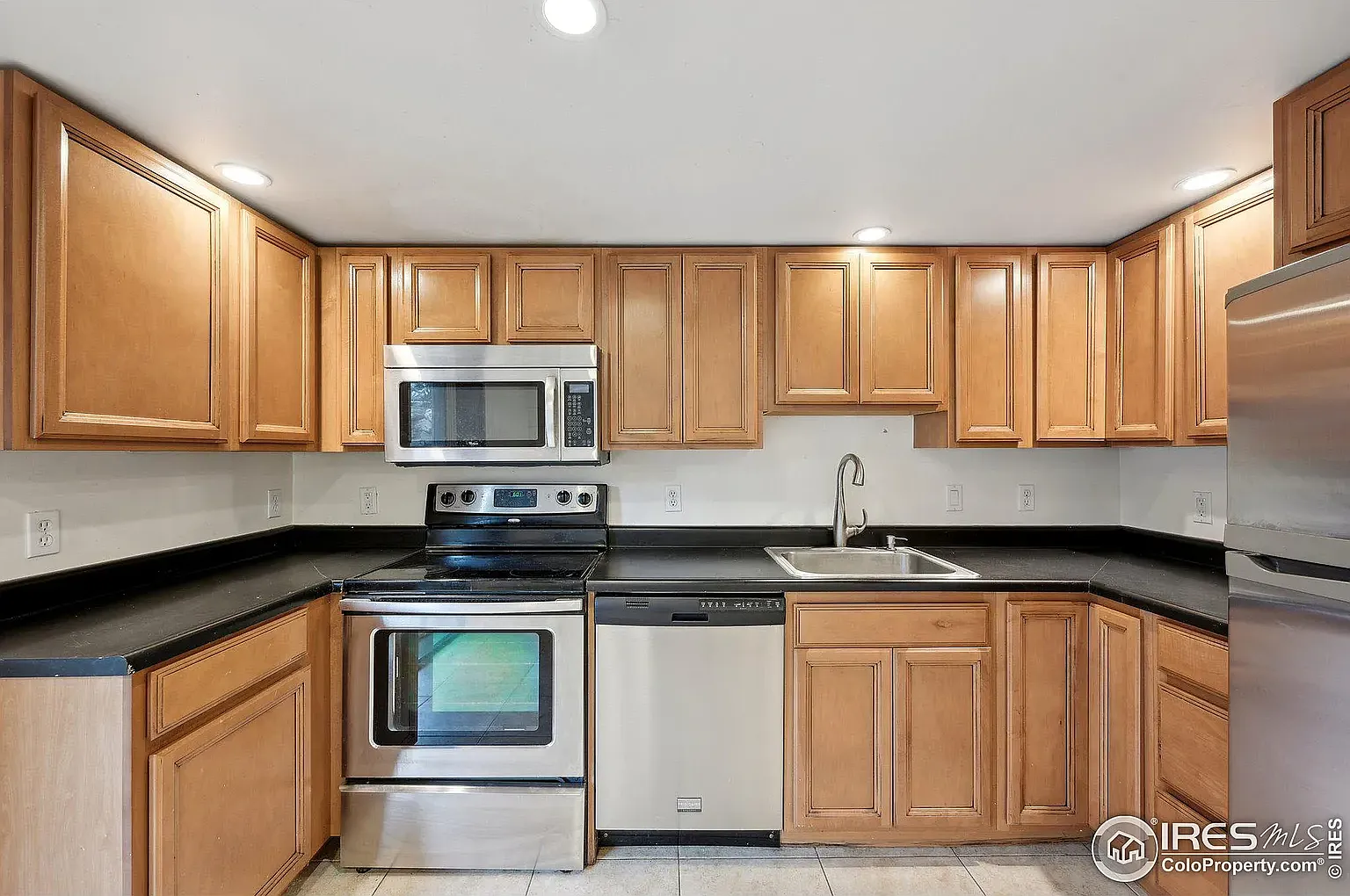 2 bed, 780 sqft, $2,000 — Photo 3
