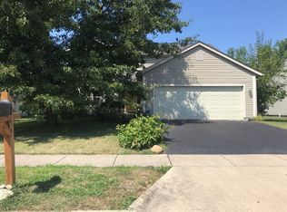 3999 Walnut Crossing Dr, Groveport, OH 43125