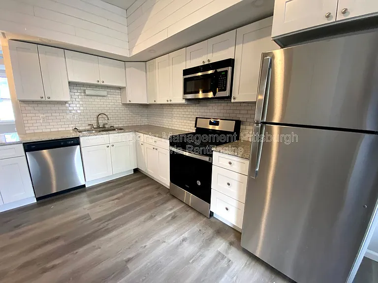 2140 Lowrie St #2 — Photo 4