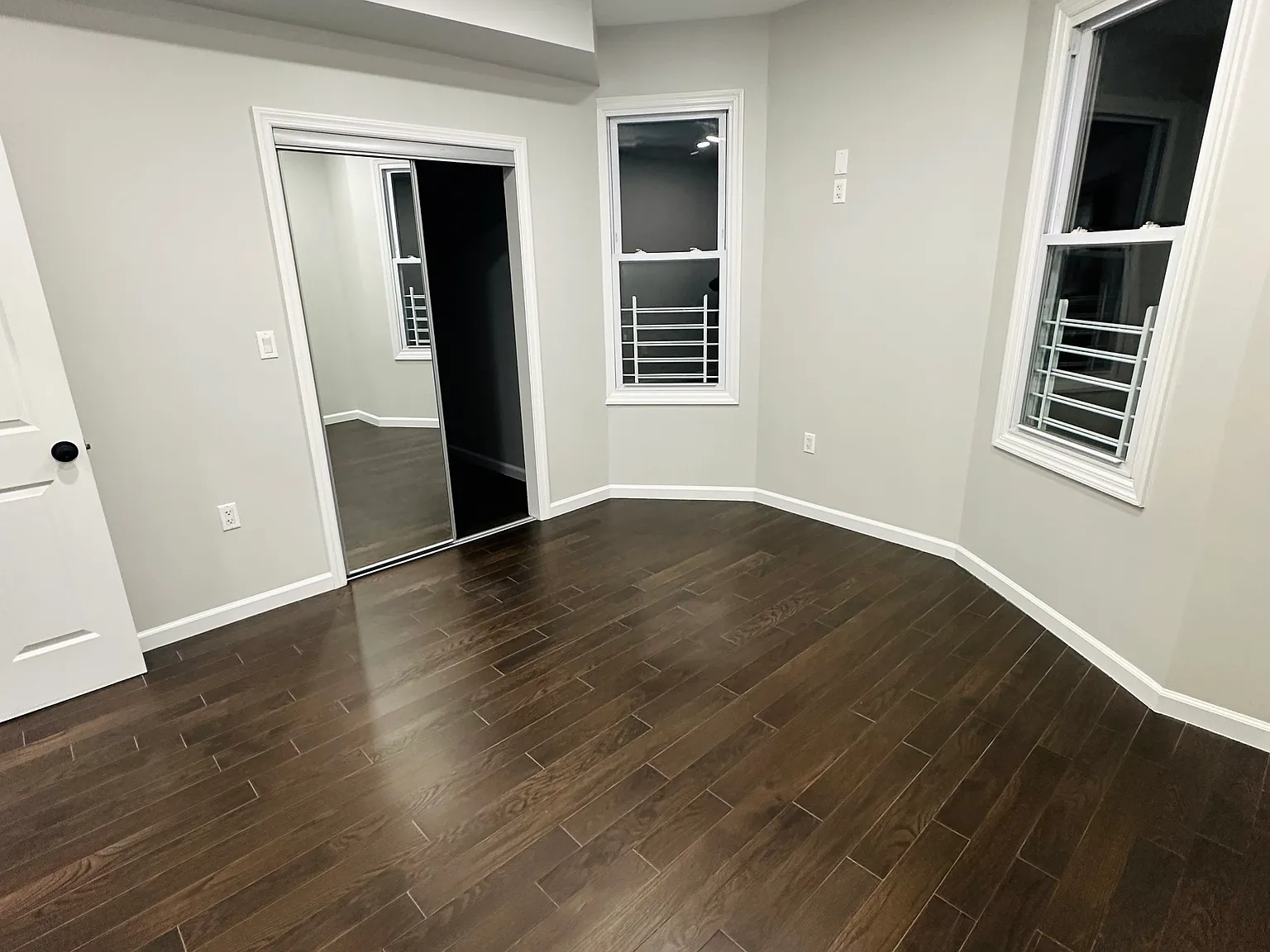 3 bed, 950 sqft, $2,600 — Photo 3