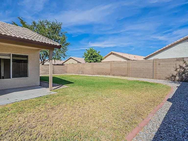 718 W Baylor Ln — Photo 39
