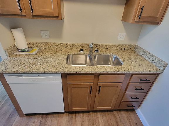 4th image of 3406 Breckenridge Ln APT 2