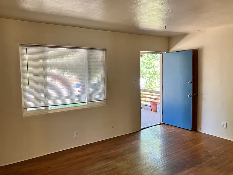 1913 Gold Ave SE #1 — Photo 8