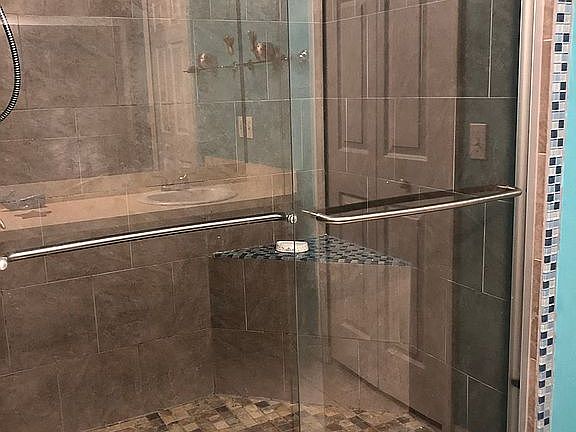 4th image of 5103 Violet Ln