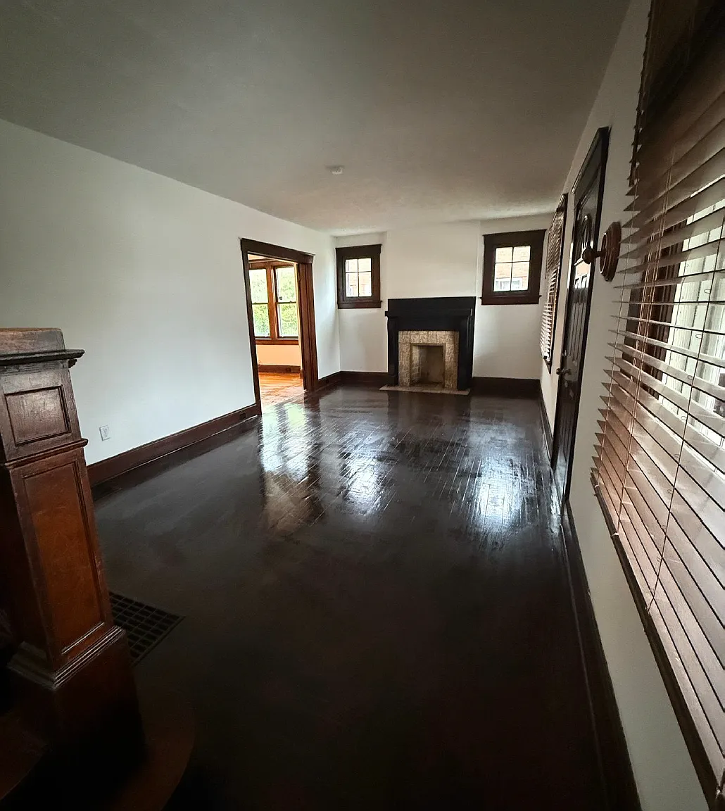 3 bed, 1319 sqft, $1,600 — Photo 2