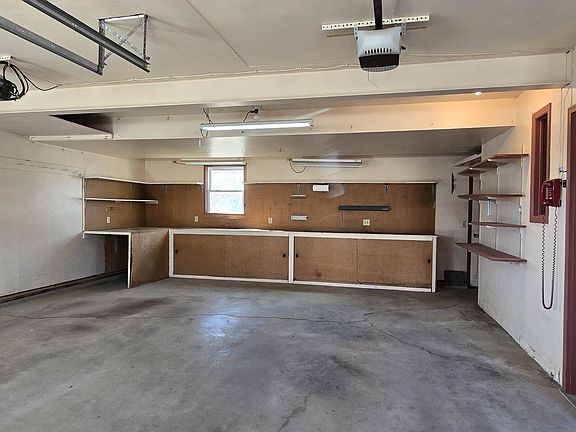 2nd image of 1019 Dell Ave