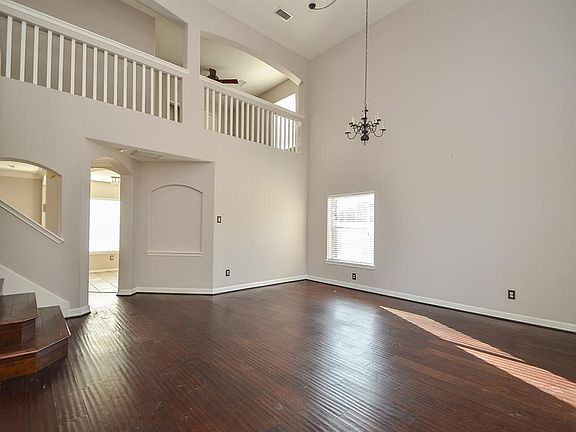 2nd image of 10110 Elm Knoll Trl
