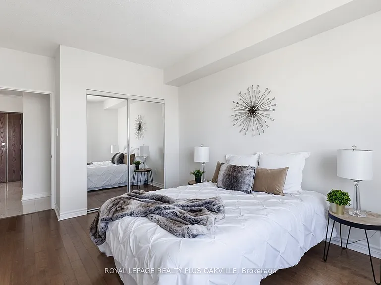 2511 Lakeshore Rd W #718 — Photo 26