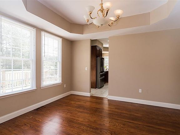 5th image of 1724 Carriage Run Ct