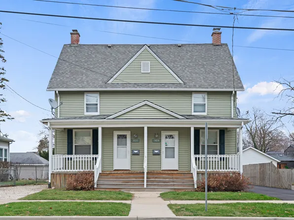 321-323 S Hayward St, Woodstock, IL 60098