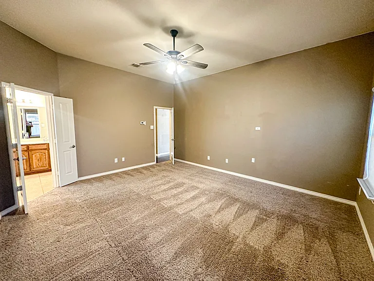 1715 Nestledown Dr — Photo 12