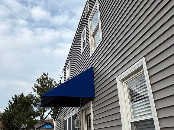 2nd image of 407 Short Beach Road