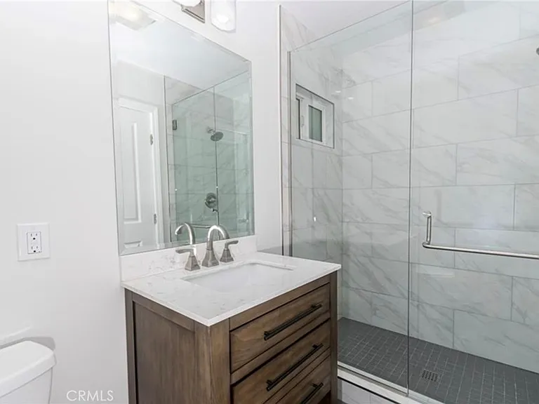 225.5 Marguerite Ave — Photo 6