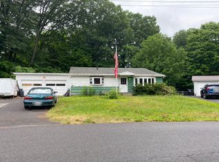 219 Park Ln, North Syracuse, NY 13212