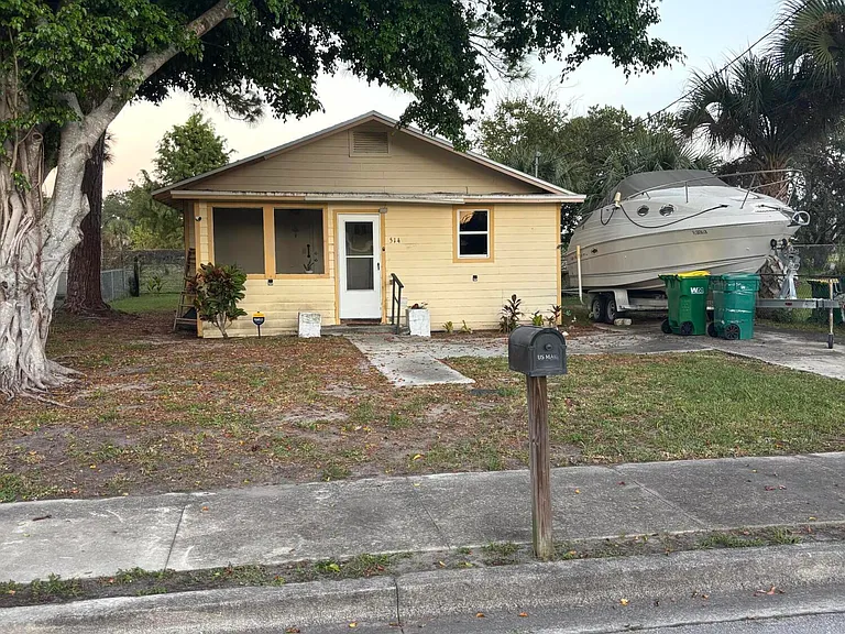516 Donley St — Photo 7