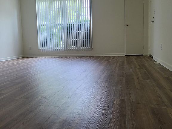 4th image of 504 N Washington St APT 3