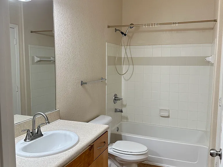 8290 Gate Pkwy W #118 — Photo 6