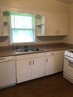 Building Photo - 2859 Brierwood Dr