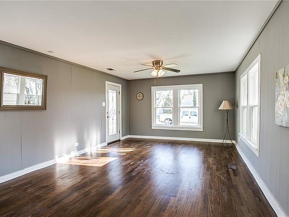 4th image of 1216 Woodland Ave