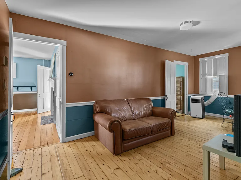 26 Perry St #1 — Photo 8