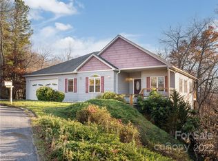 23 Briar Ridge Dr, Fairview, NC 28730