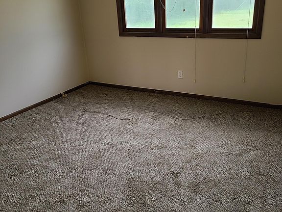5th image of 550 S Deveron Dr
