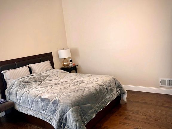 5th image of 46 Mapleton Ave #2F
