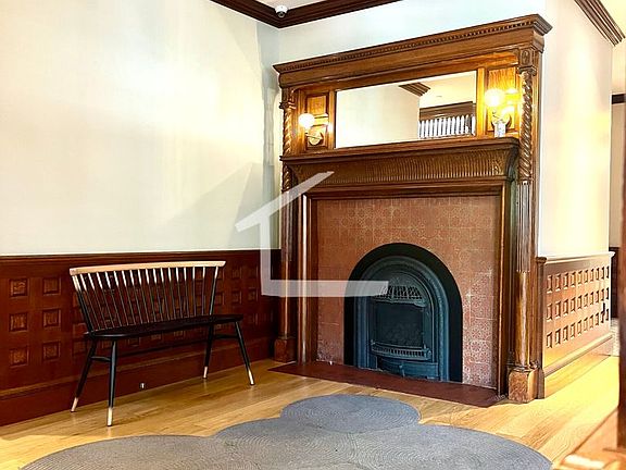 4th image of 208-83 Gardner St #208