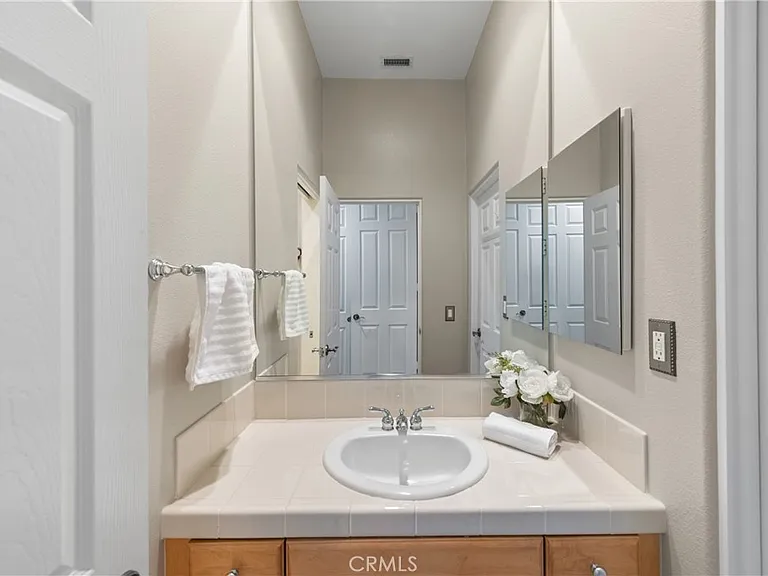 70 Rocio Ct — Photo 29