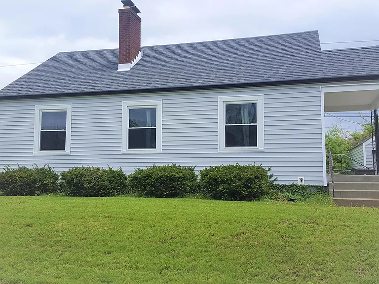 825 Carlyle Pl — Photo 3