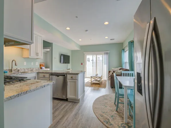 21 Union Avenue #1B, Old Orchard Beach, ME 04064