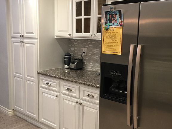 3rd image of 15475 Ventura Ln