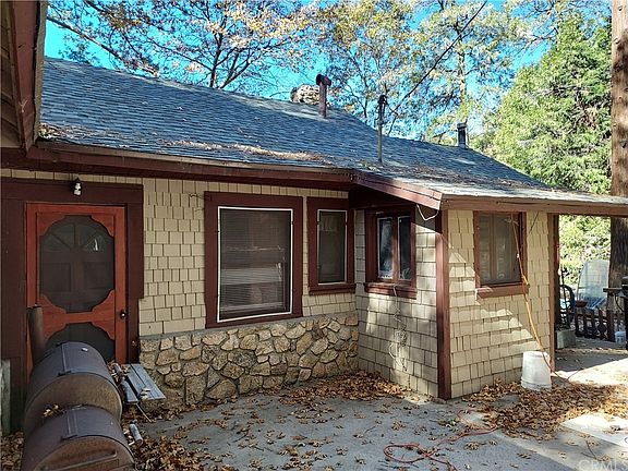4th image of 182 Hansen Cir W