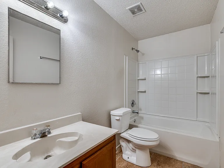 8402 Olivia Meadow Dr — Photo 16