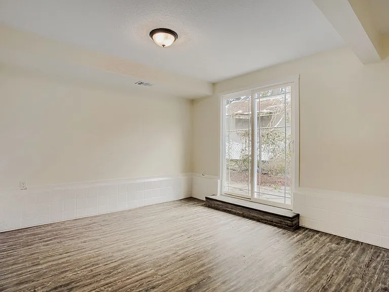 14539 SE Center St — Photo 23