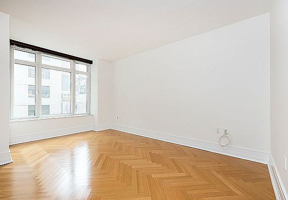 3rd image of 205 E 85th St APT 5Q