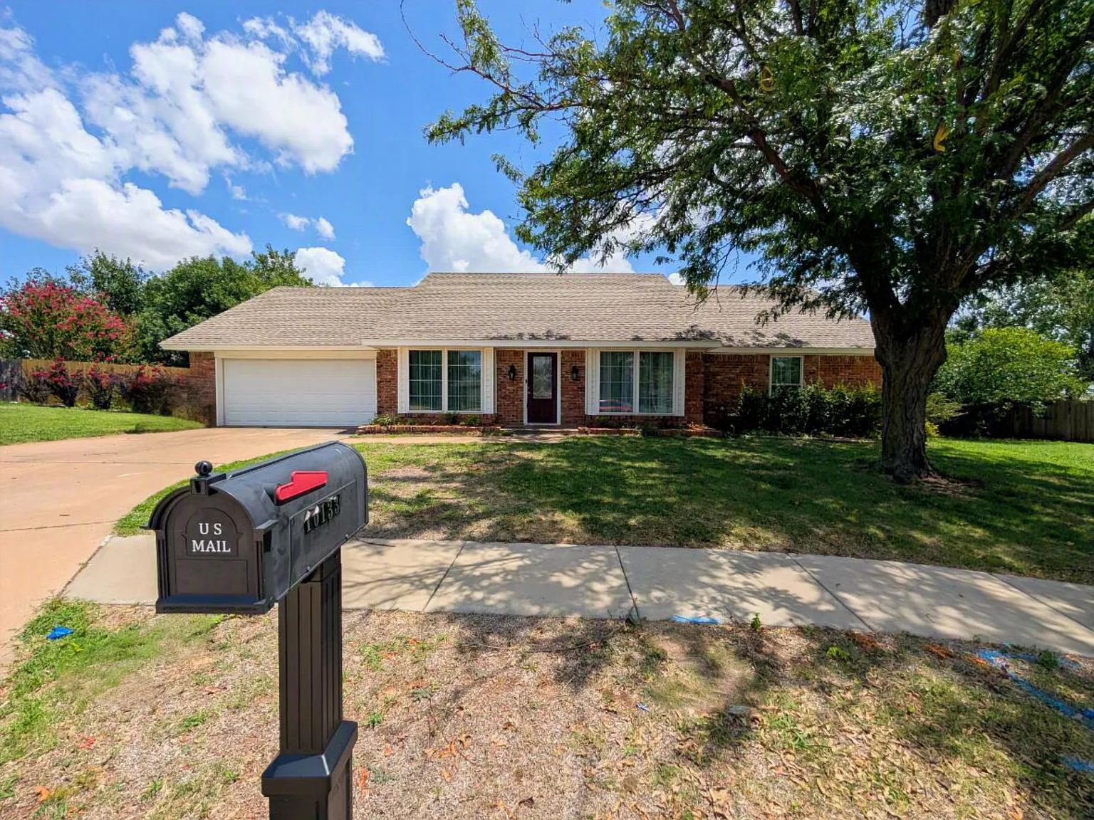 4 bed, 2.5 bath, 2012 sqft, $2,125 — Photo 1