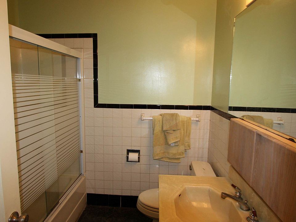 2nd image of 10 Colonial Ter