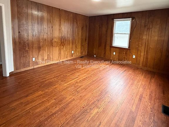 2nd image of 2406 Wilson Ave