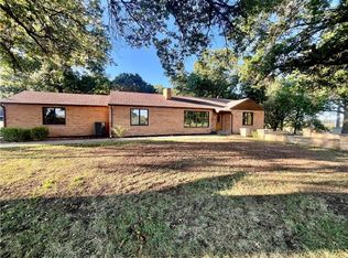 1612 Country Club Rd, Atchison, KS 66002